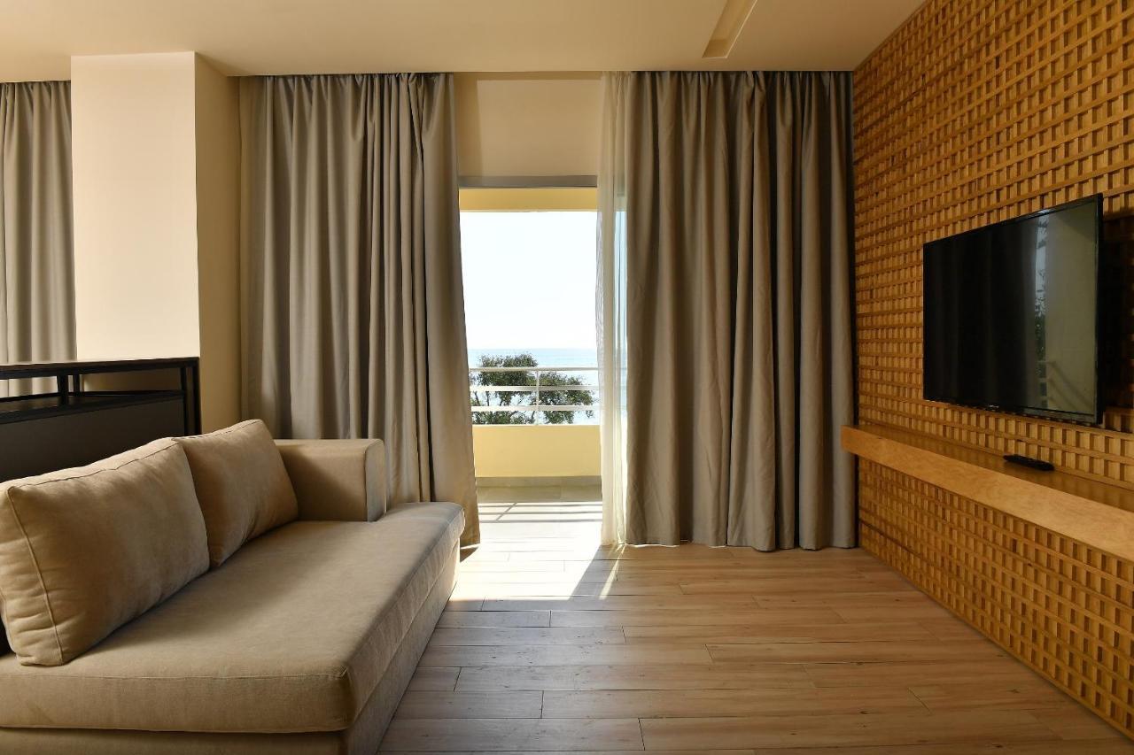 Ocean Blue Hotel & Resort -Jbeil Byblos Bagian luar foto